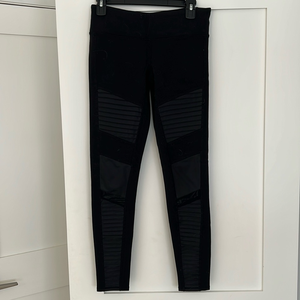Black leggings